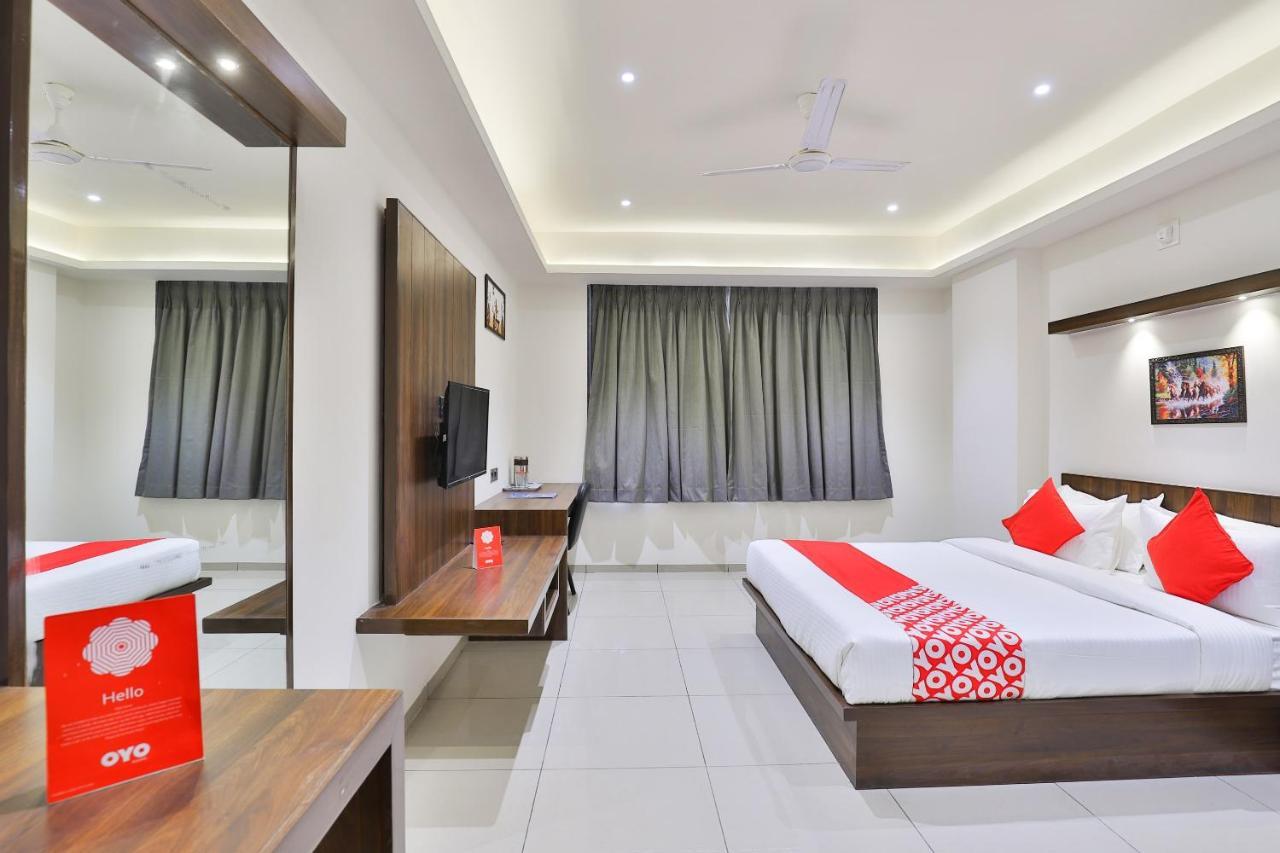 Oyo 16604 Hotel Sparsh Inn Ахмедабад Екстер'єр фото