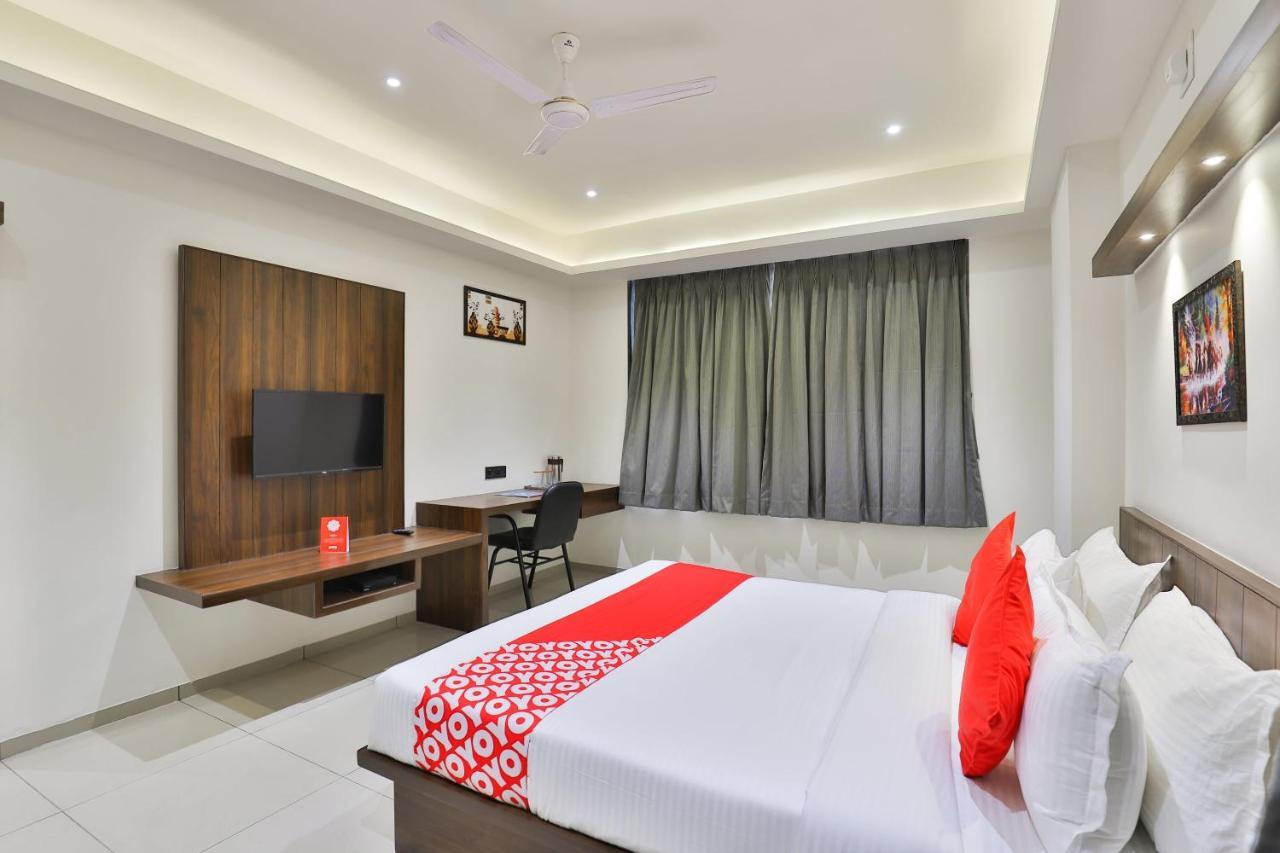 Oyo 16604 Hotel Sparsh Inn Ахмедабад Екстер'єр фото