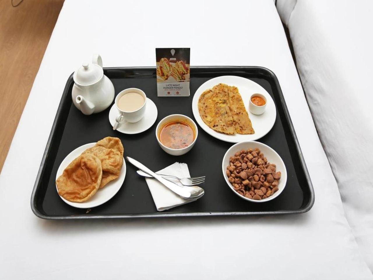 Oyo 16604 Hotel Sparsh Inn Ахмедабад Екстер'єр фото