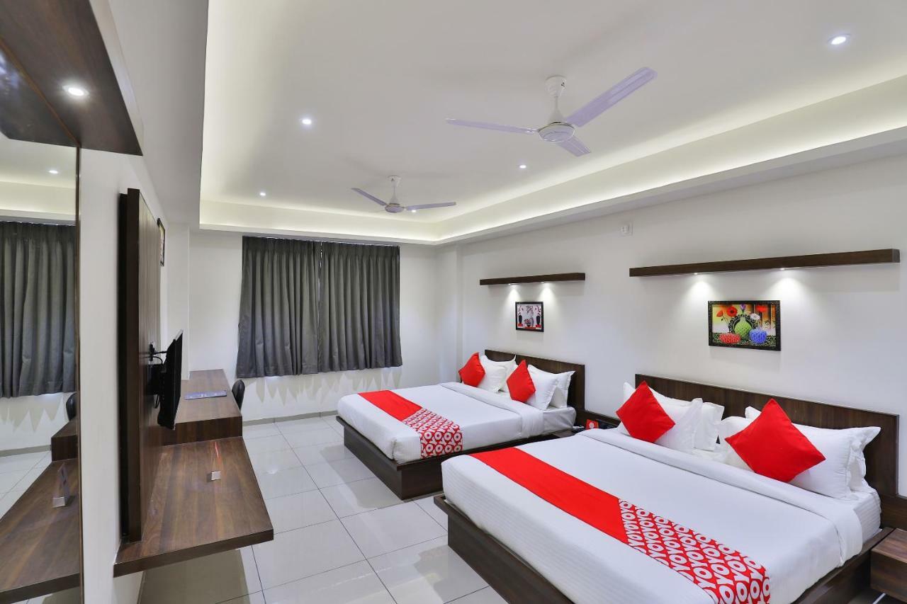 Oyo 16604 Hotel Sparsh Inn Ахмедабад Екстер'єр фото