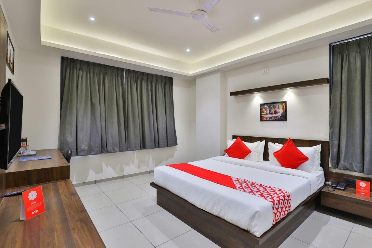 Oyo 16604 Hotel Sparsh Inn Ахмедабад Екстер'єр фото