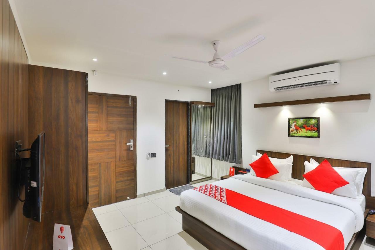 Oyo 16604 Hotel Sparsh Inn Ахмедабад Екстер'єр фото